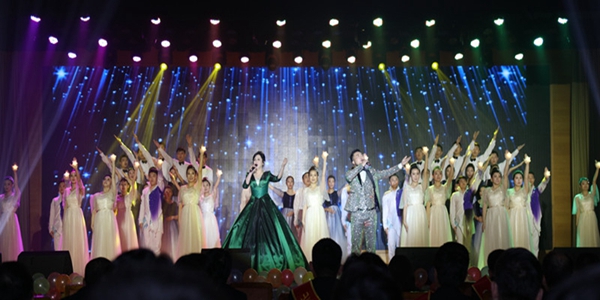 1581562220983477.jpg 6、管理公司歌舞《不忘初心》.jpg