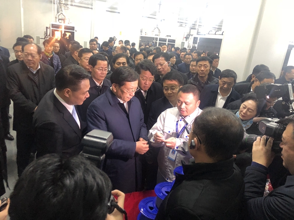 省委常委、市委书记王忠林到济南新材料产业园区观摩评议富通光纤预制棒(一期)项目